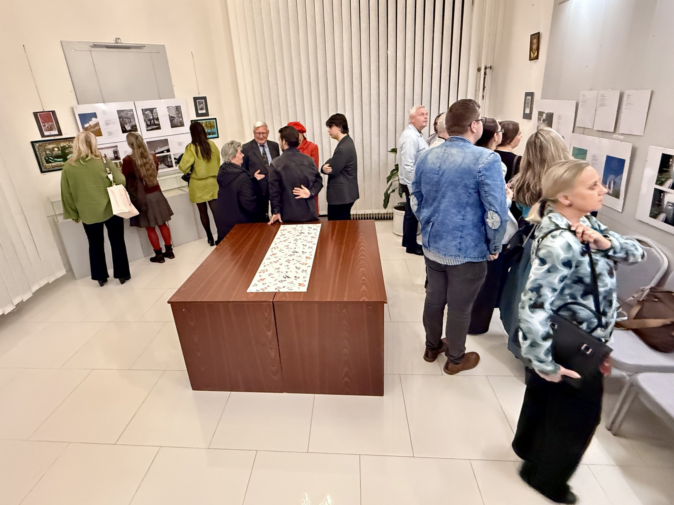 Autorská výstava - Ján Čižmár a synovia " ZO DNA HORIACEJ RIEKY"