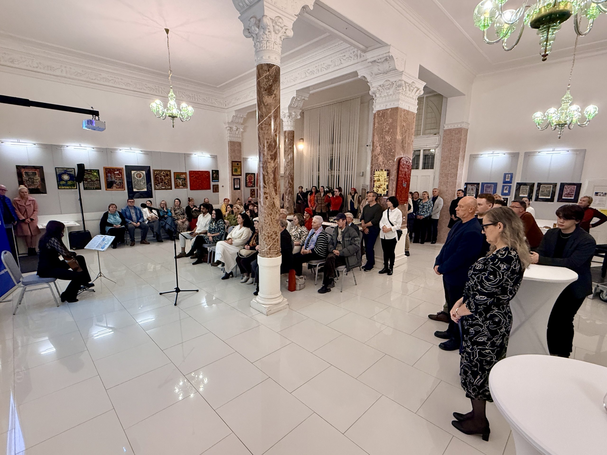 Autorská výstava - Ján Čižmár a synovia " ZO DNA HORIACEJ RIEKY"