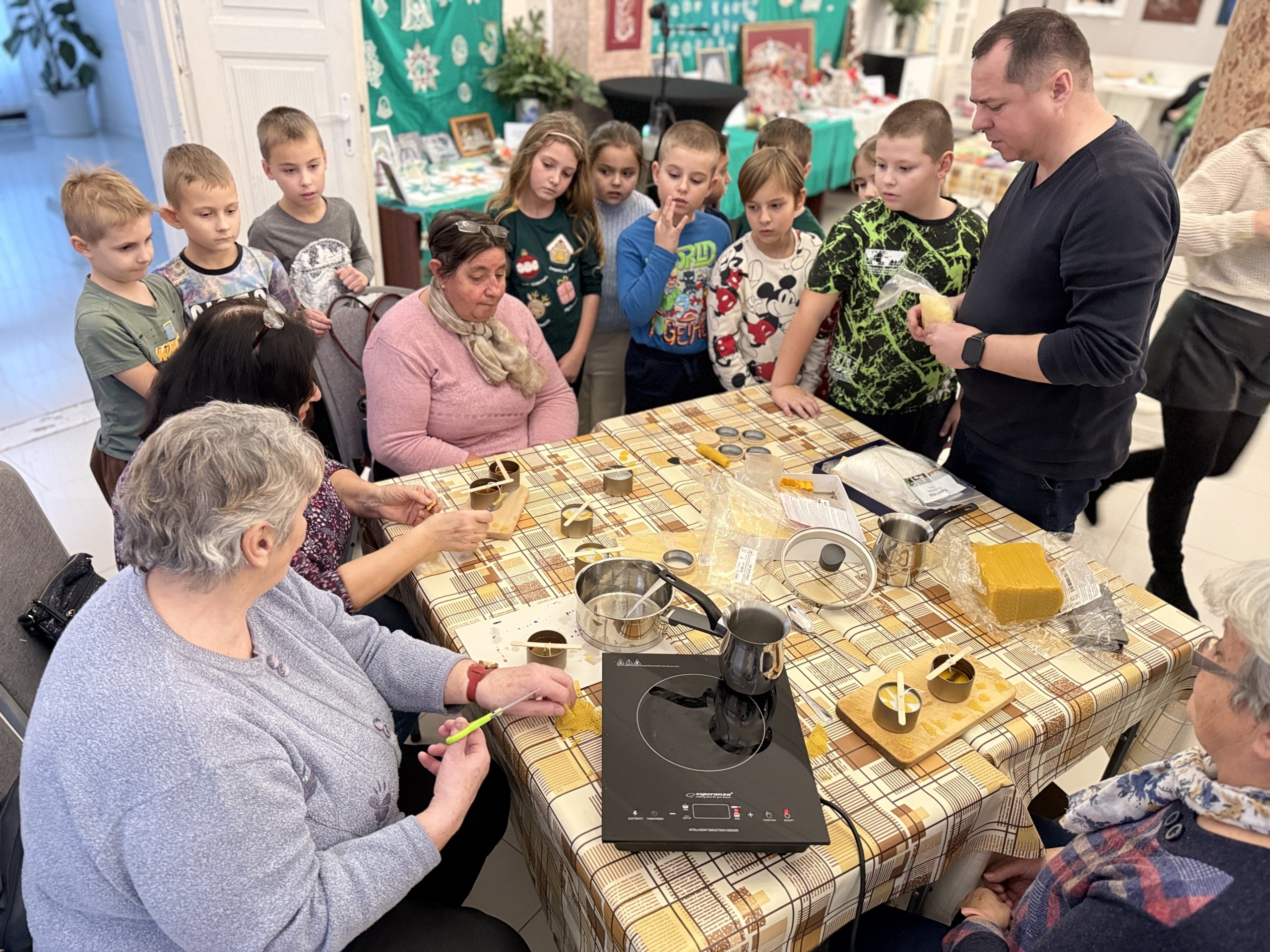 KEĎ UMENIE ZBLIŽUJE – tvorivé viacgeneračné stretnutia 2025