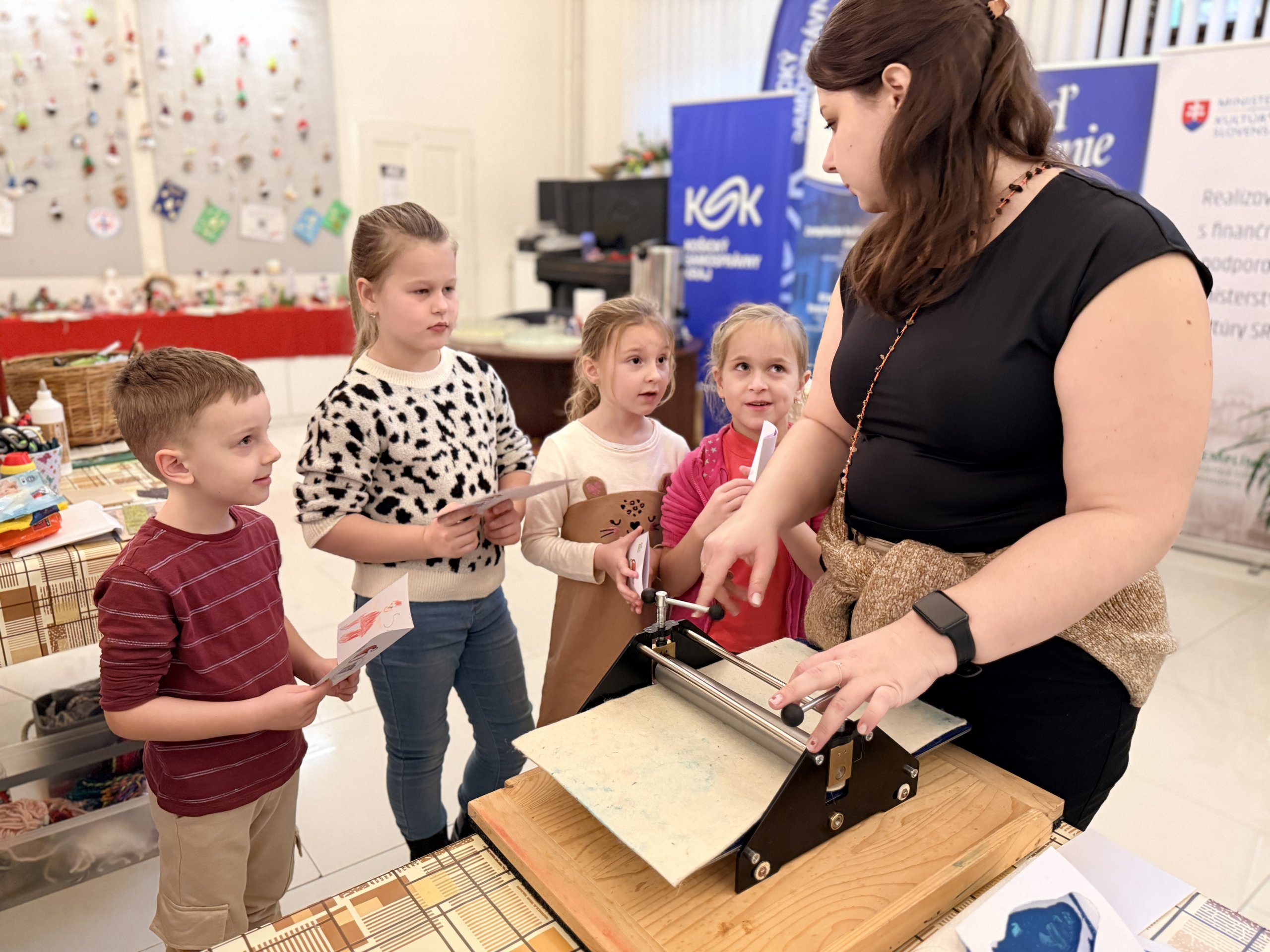 KEĎ UMENIE ZBLIŽUJE – tvorivé viacgeneračné stretnutia 2025