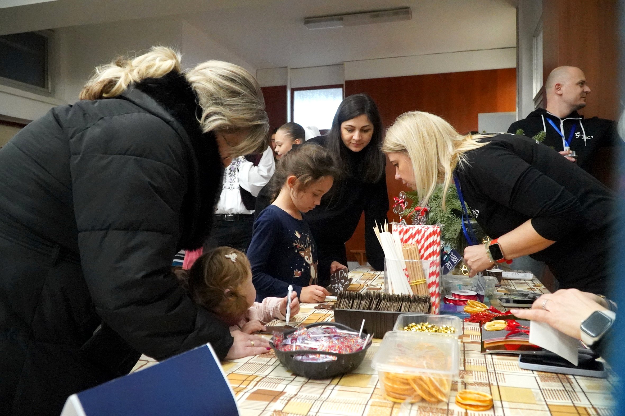 SVETLO TRADÍCIÍ  festival kolied a zvykov