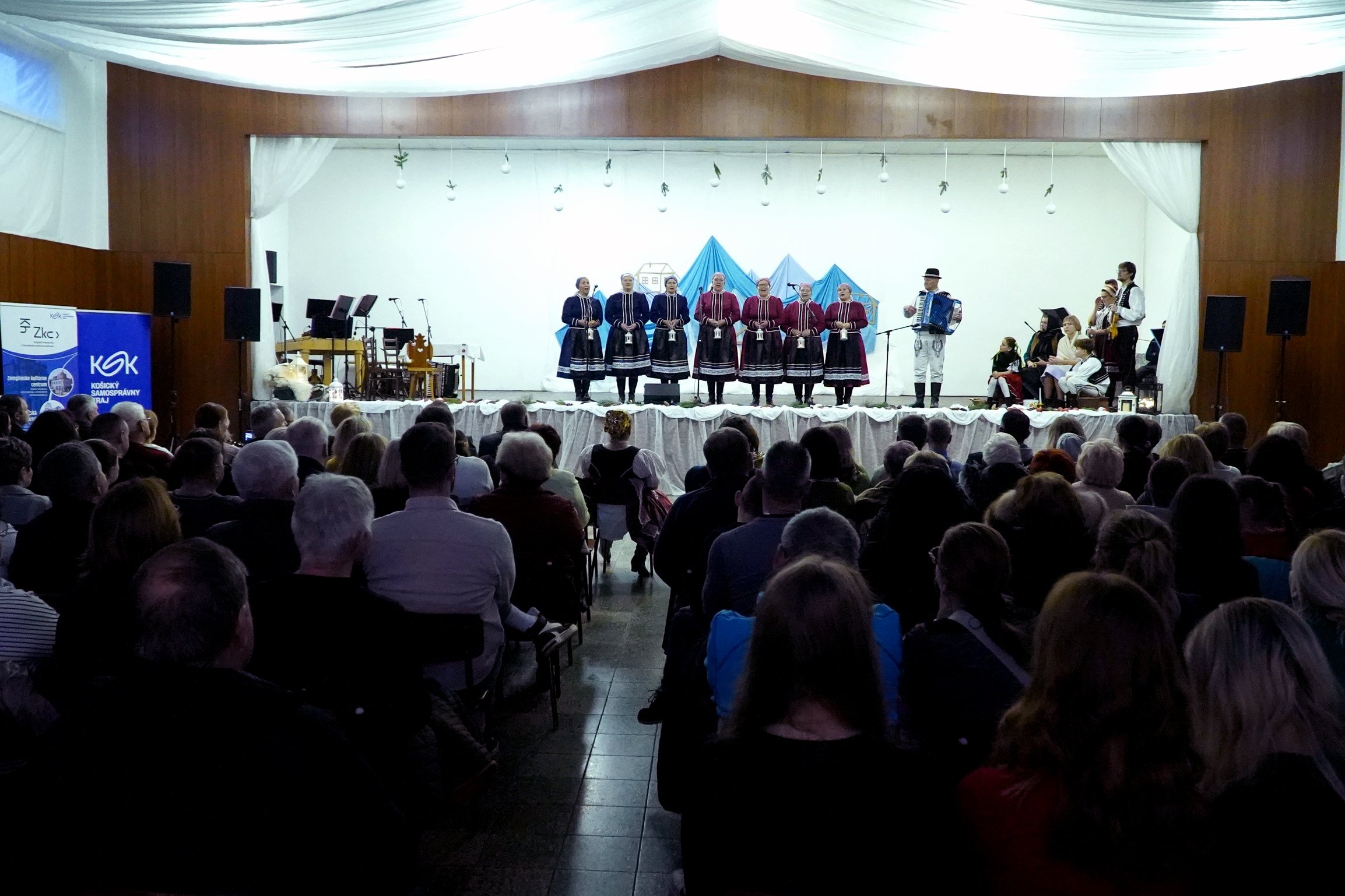 SVETLO TRADÍCIÍ  festival kolied a zvykov