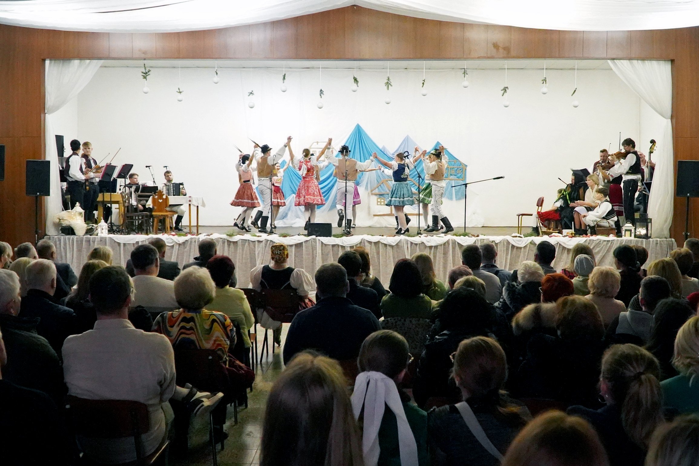 SVETLO TRADÍCIÍ  festival kolied a zvykov