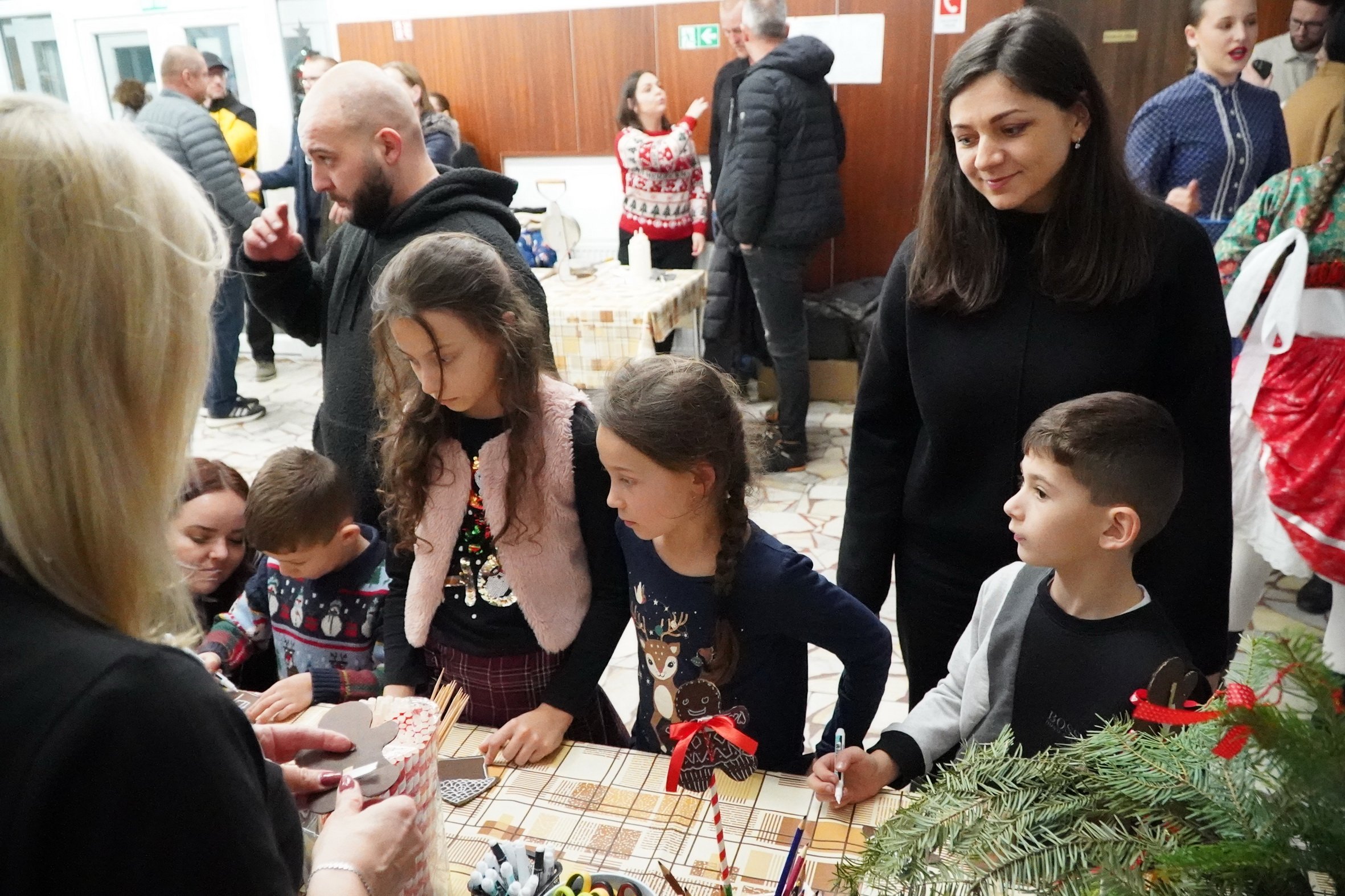 SVETLO TRADÍCIÍ  festival kolied a zvykov