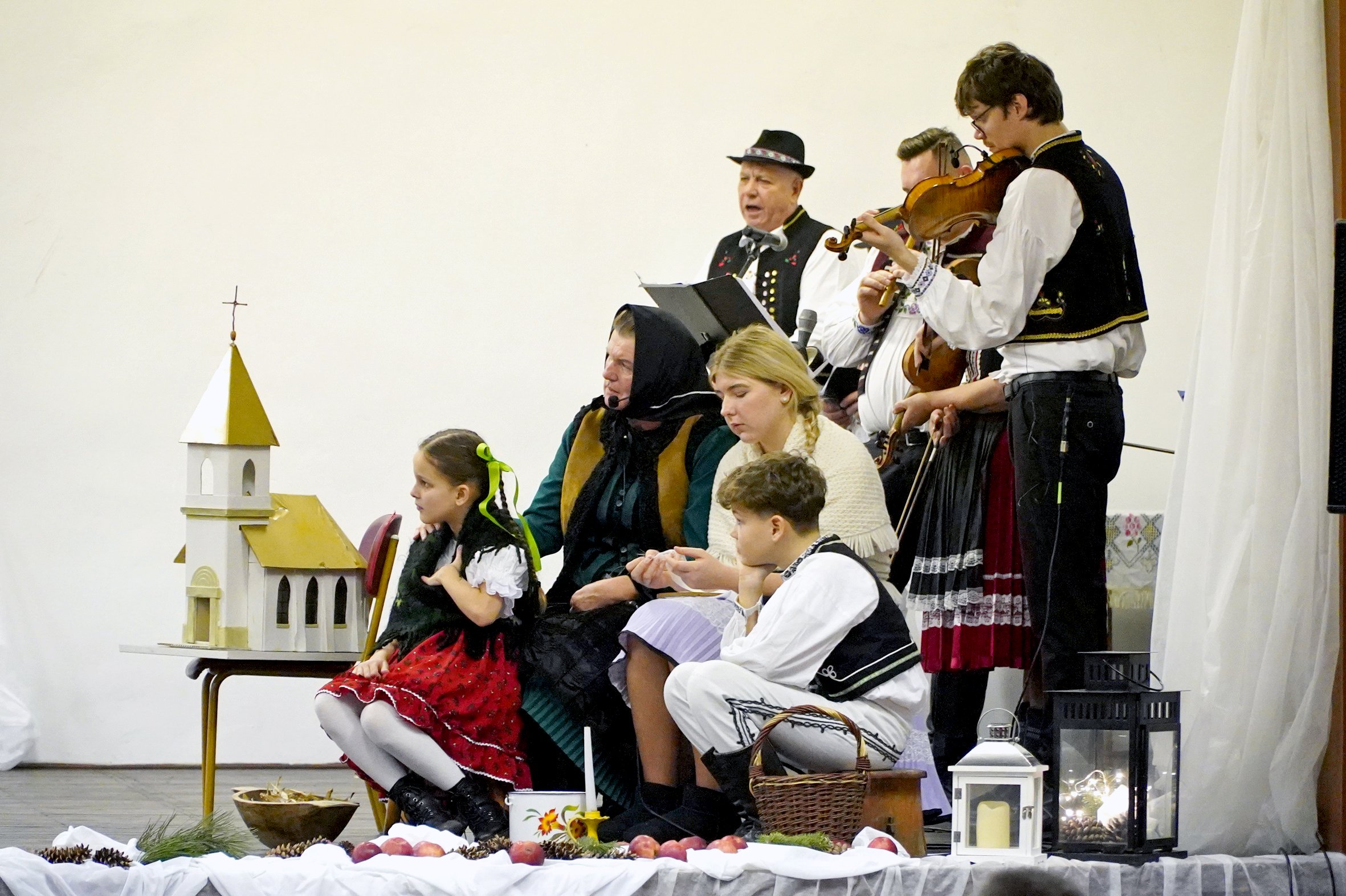 SVETLO TRADÍCIÍ  festival kolied a zvykov