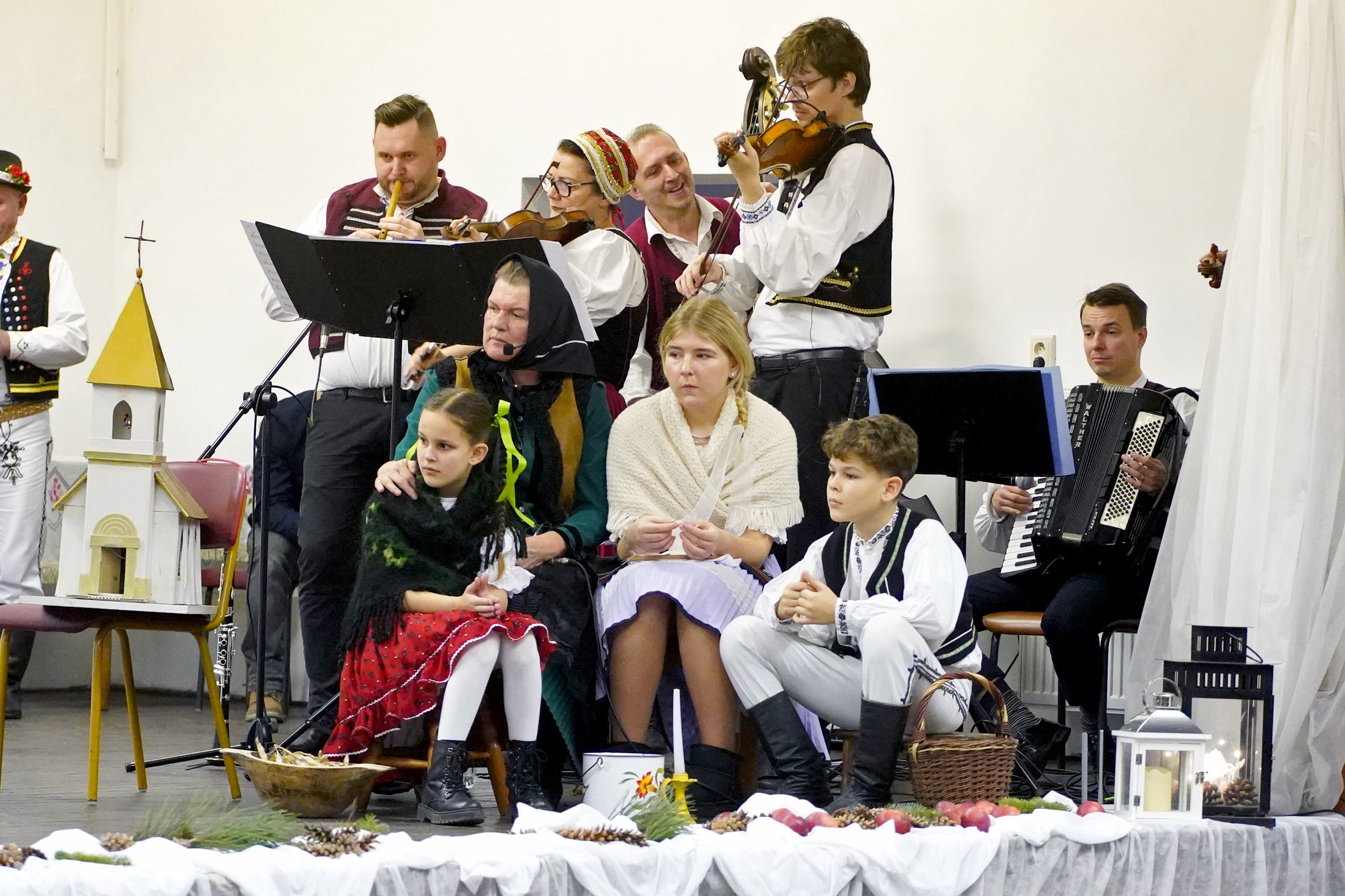 SVETLO TRADÍCIÍ  festival kolied a zvykov