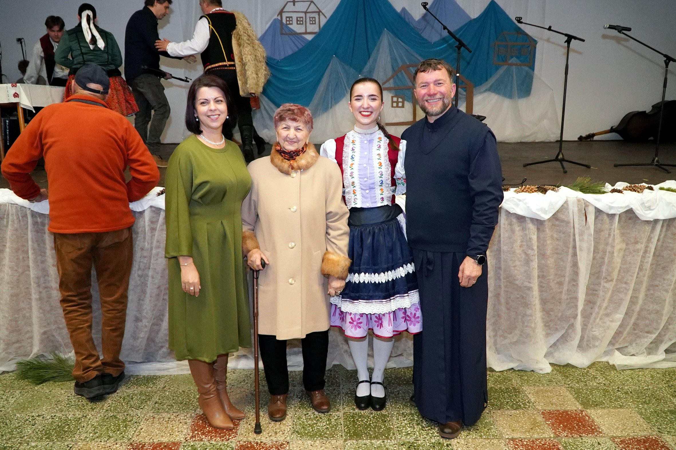 SVETLO TRADÍCIÍ  festival kolied a zvykov