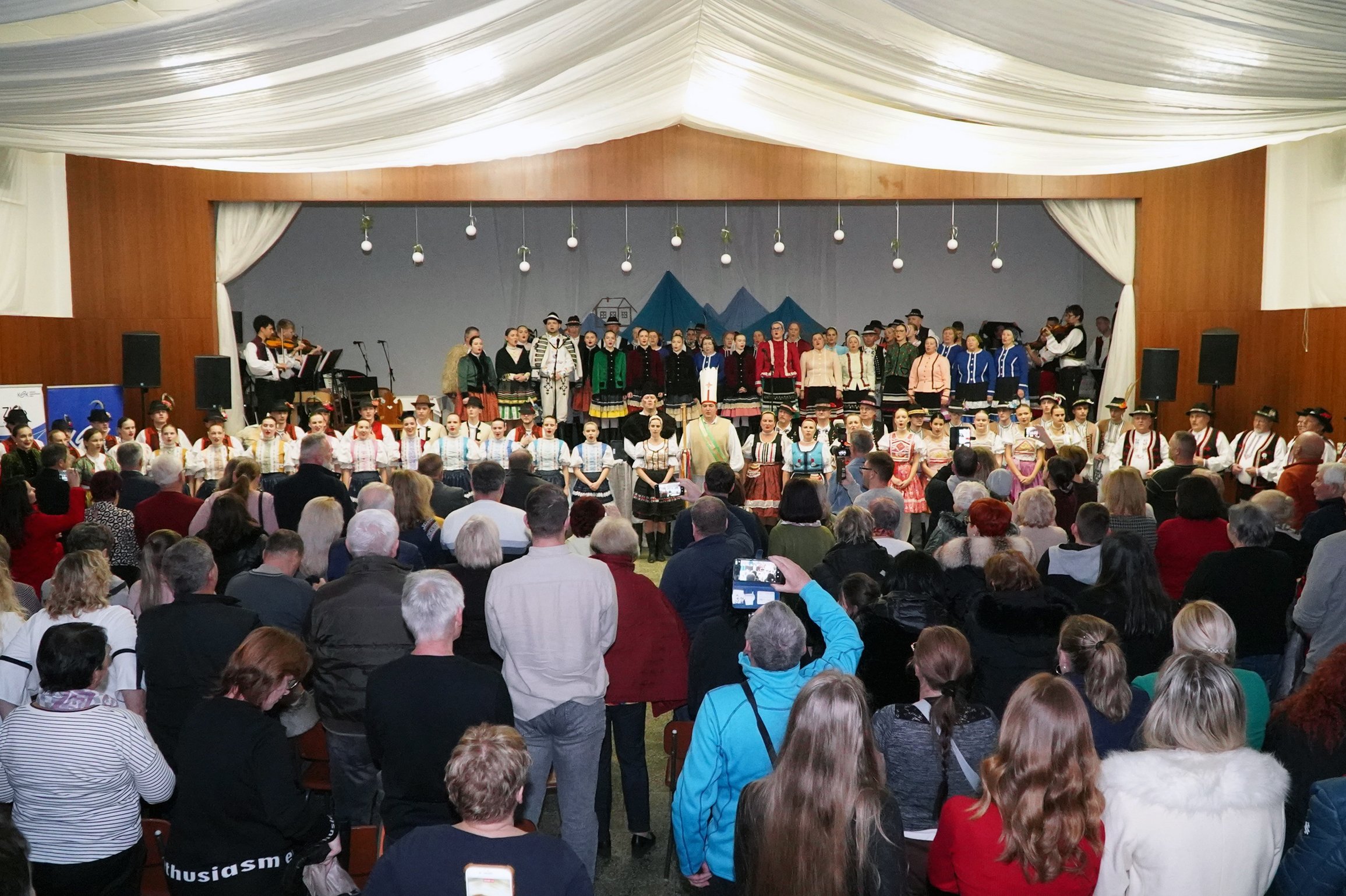 SVETLO TRADÍCIÍ  festival kolied a zvykov