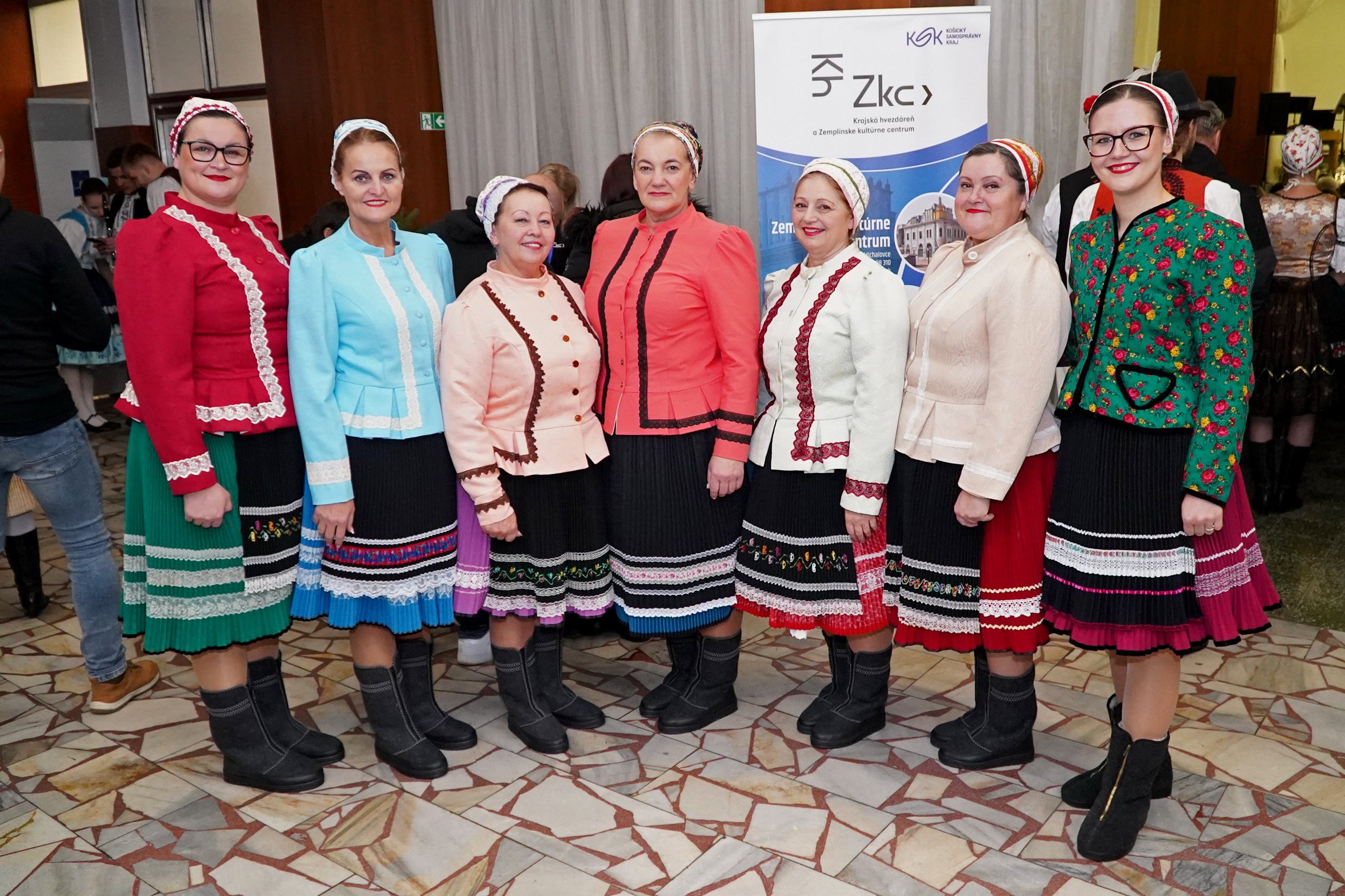 SVETLO TRADÍCIÍ  festival kolied a zvykov