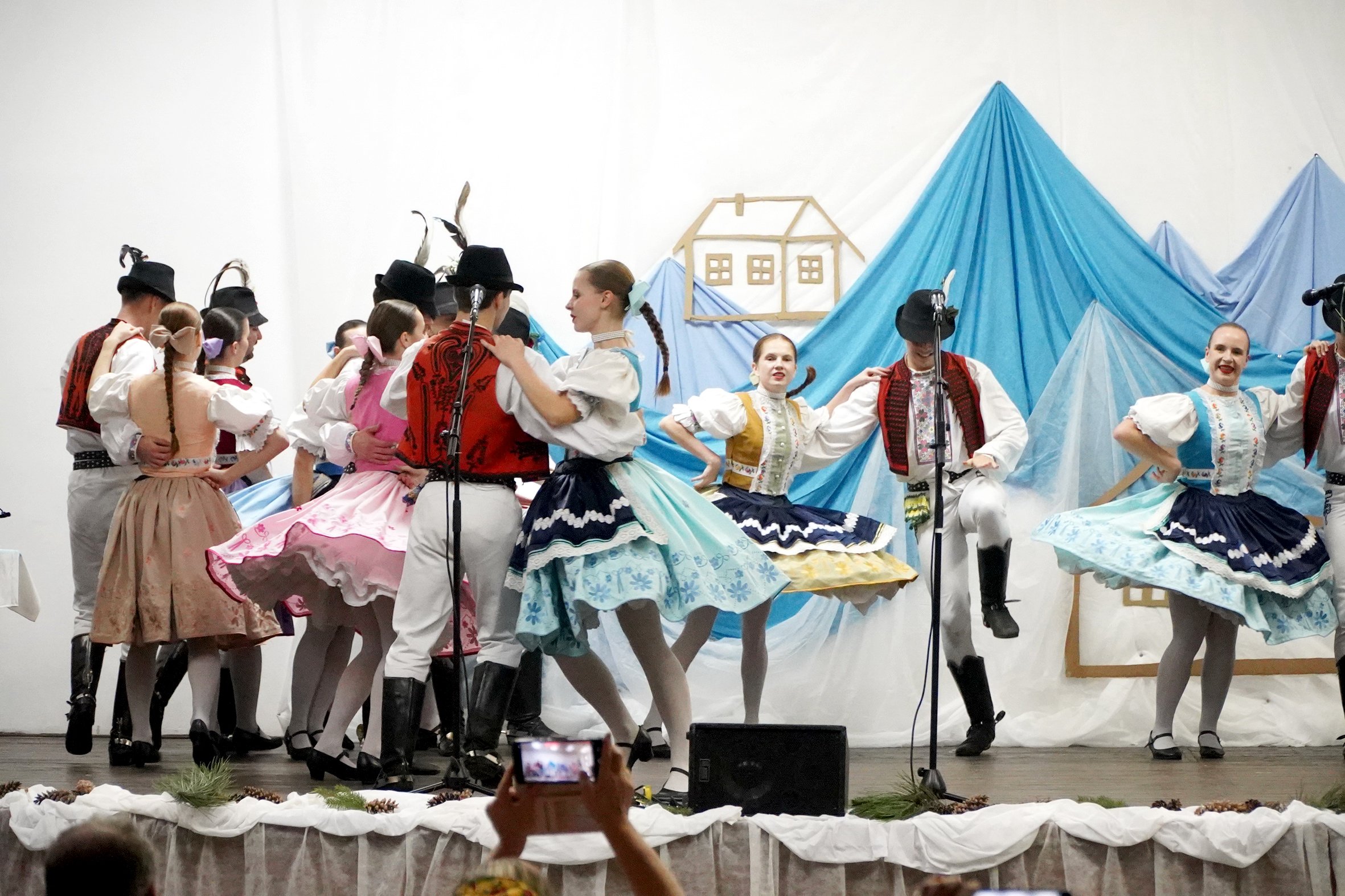 SVETLO TRADÍCIÍ  festival kolied a zvykov