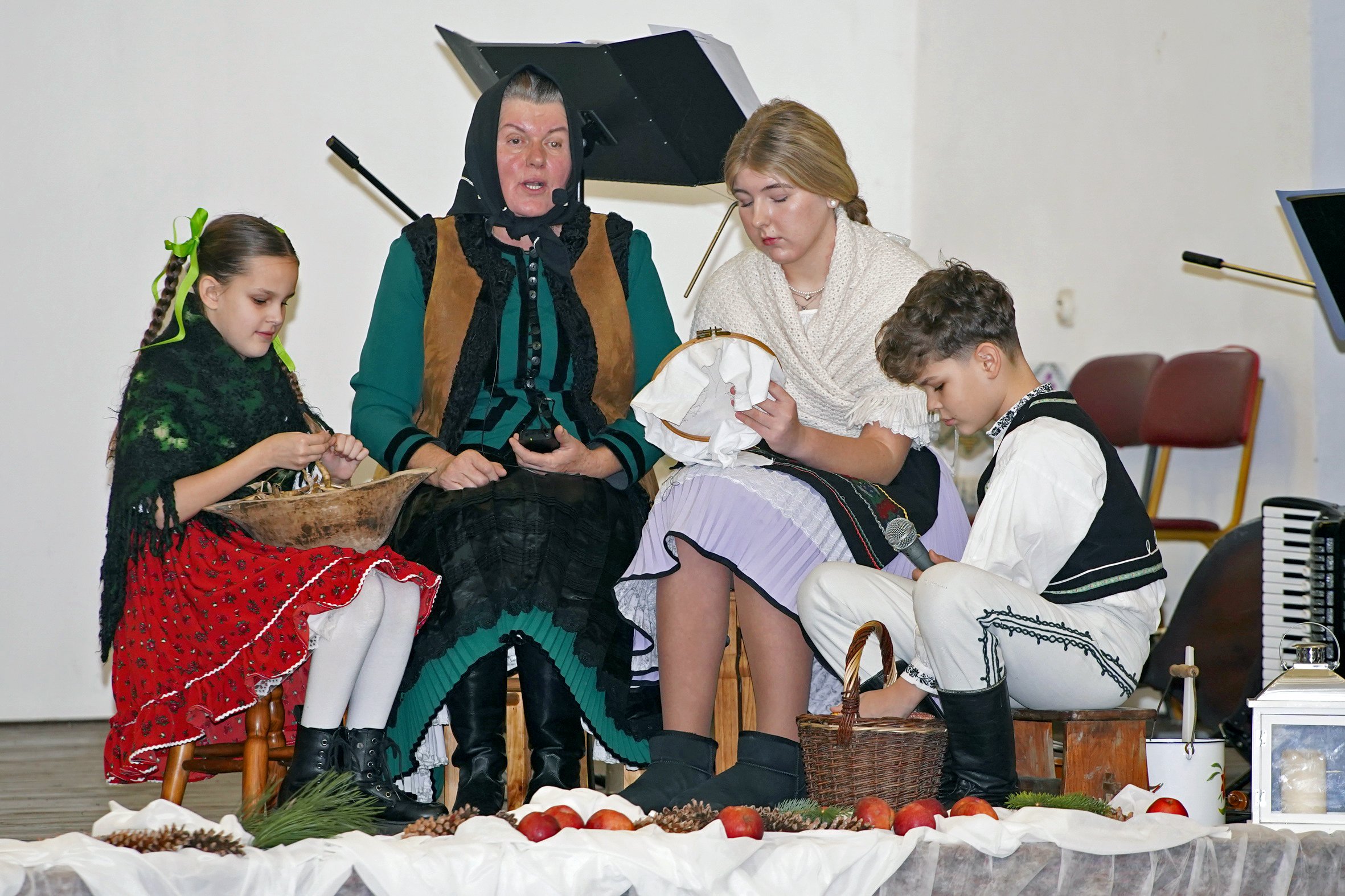 SVETLO TRADÍCIÍ  festival kolied a zvykov