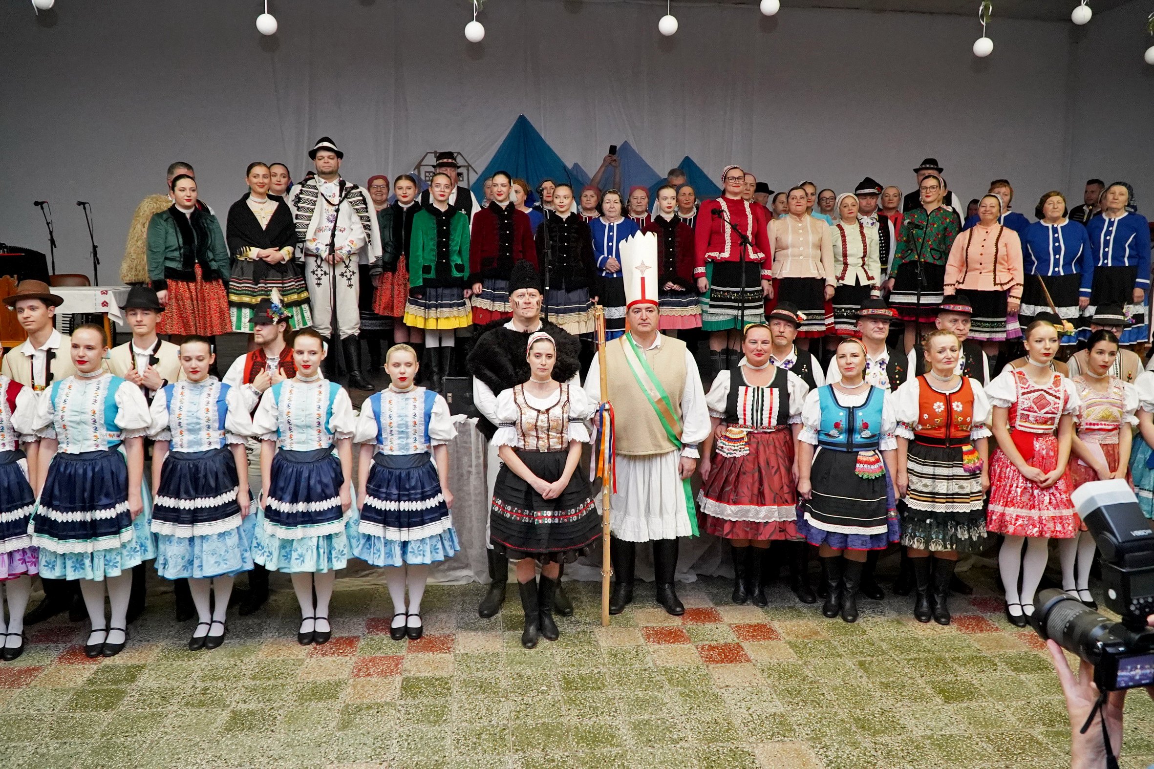 SVETLO TRADÍCIÍ  festival kolied a zvykov