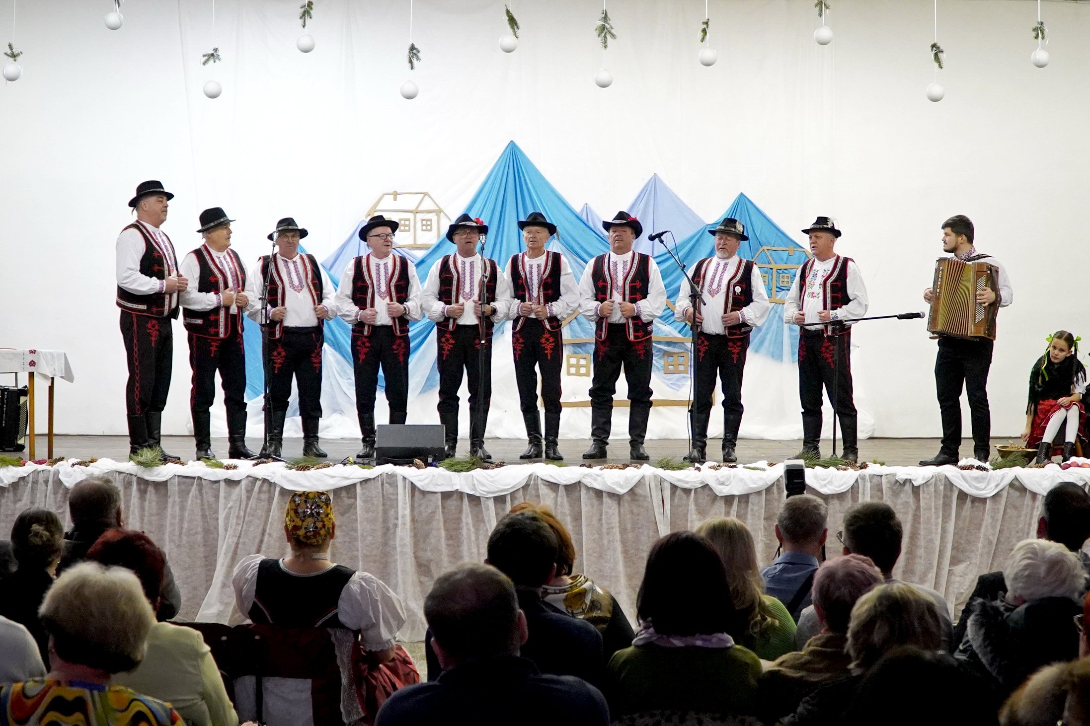 SVETLO TRADÍCIÍ  festival kolied a zvykov