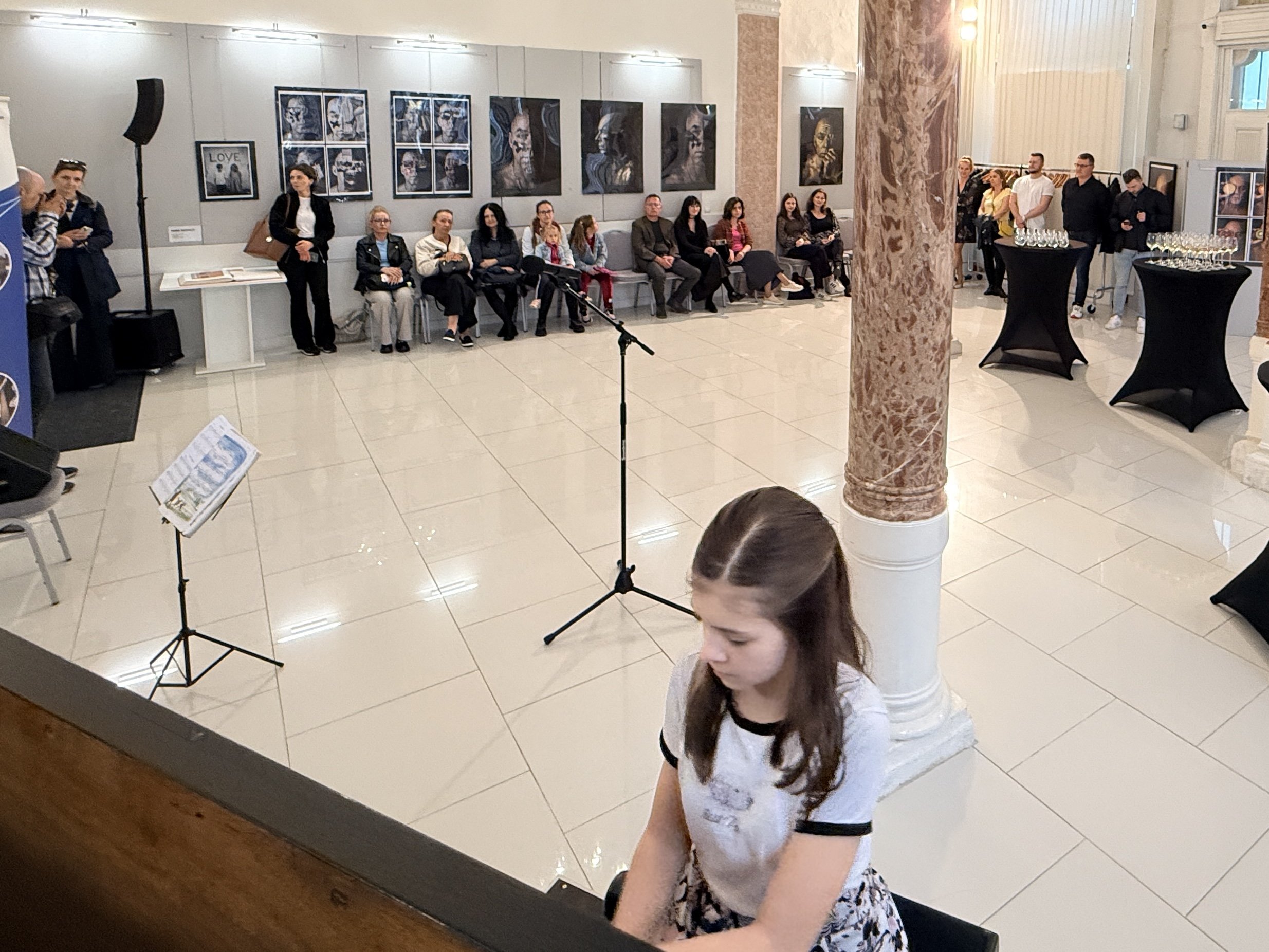Peter Pochylý a Michaela Mitrová - autorská výstava