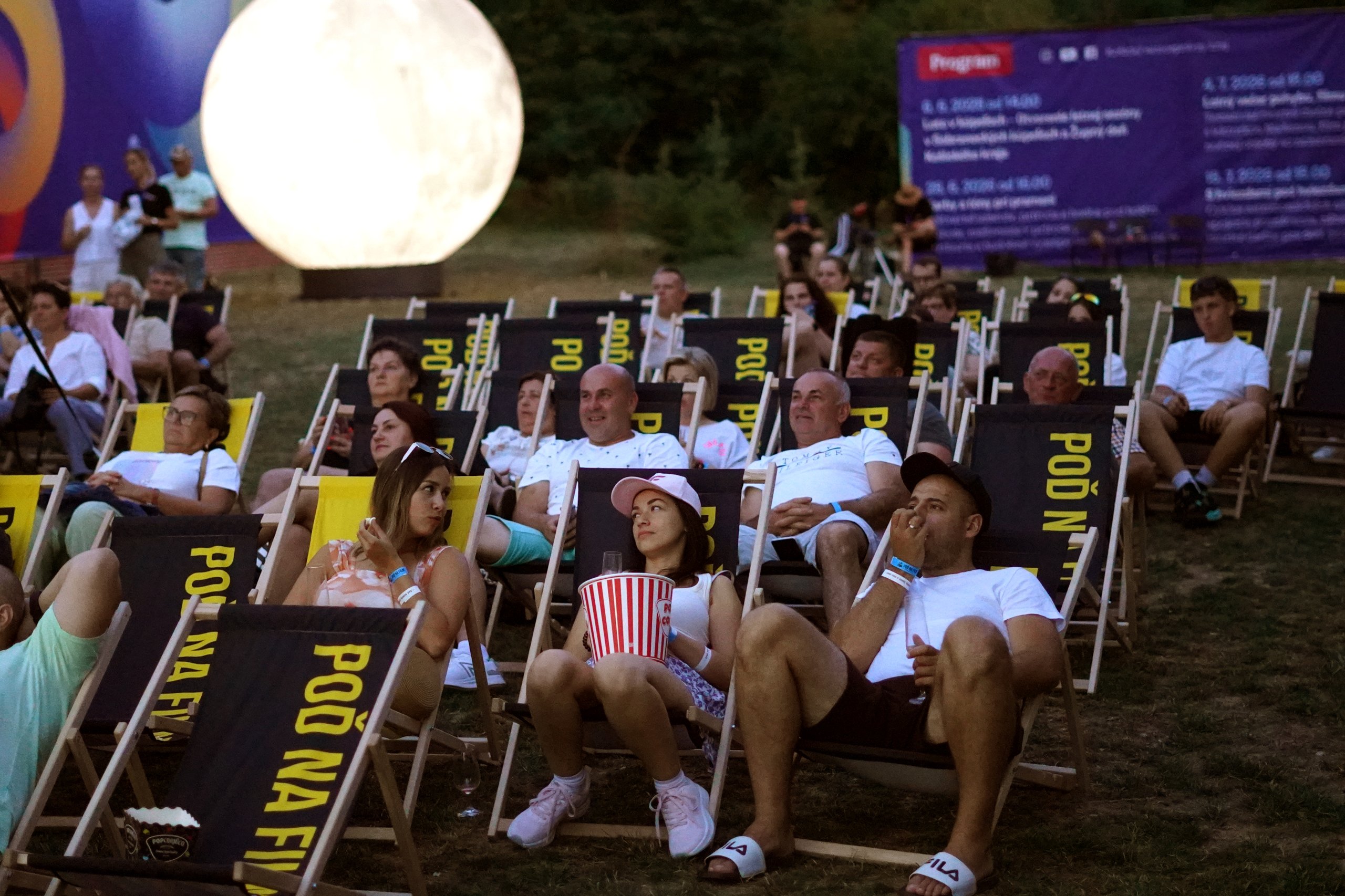 Keď hviezdy žiaria a víno chutí